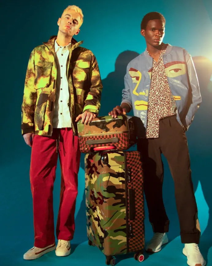 JUNGLE PARIS 29.5u201d FULL-SIZE SHARKITECTURE LUGGAGE